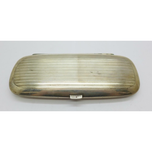 861 - A silver case, 166g, 62mm x 157mm