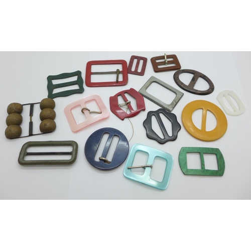 863 - Sixteen lucite buckles