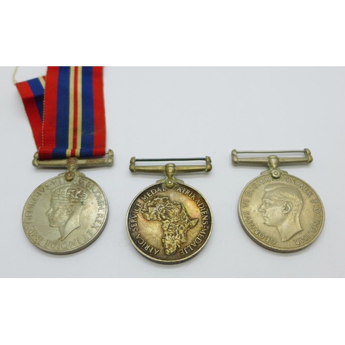 893 - A set of three WWII medals to 190723 G.V.H. Seaward