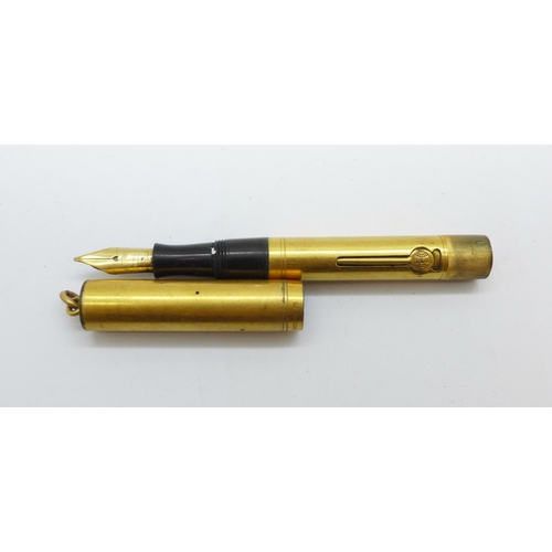 899 - A small Waterman's Ideal fountain pen, 9cm