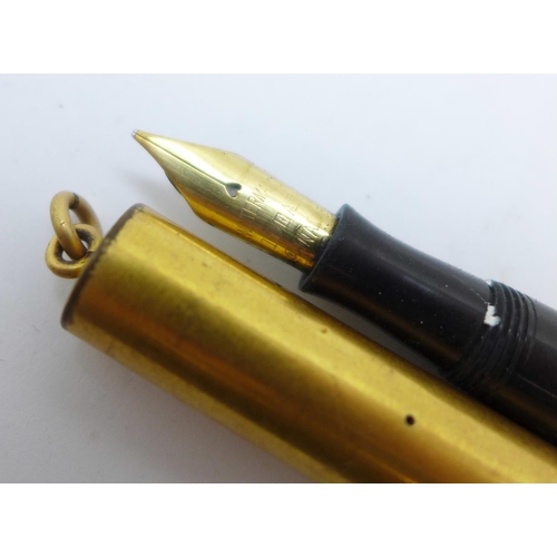 899 - A small Waterman's Ideal fountain pen, 9cm