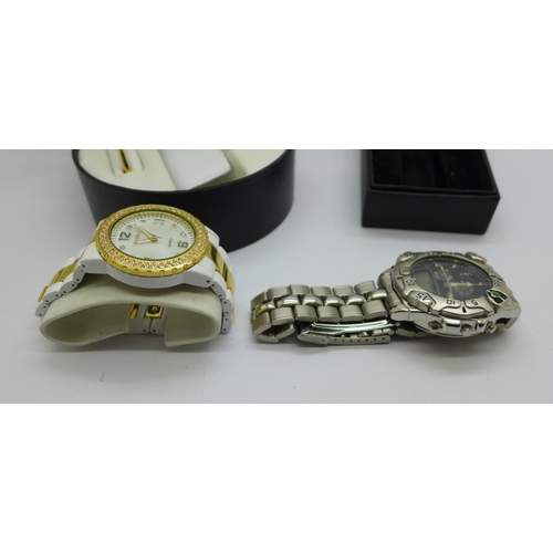 916 - Two wristwatches, boxed