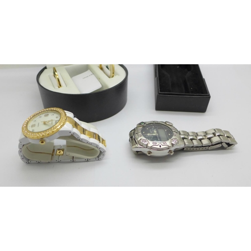 916 - Two wristwatches, boxed