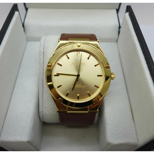 942 - A Platino fashion wristwatch, boxed