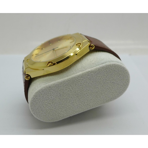 942 - A Platino fashion wristwatch, boxed