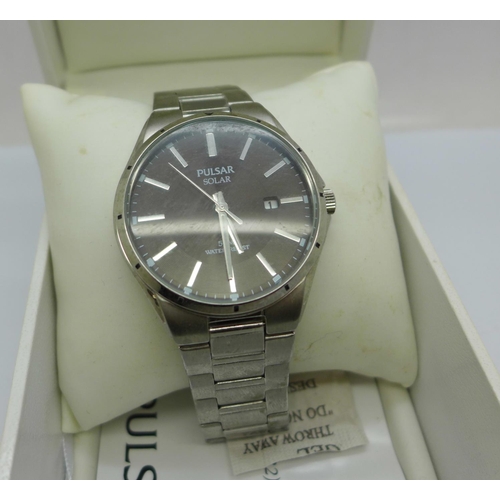 943 - A Pulsar Solar wristwatch, boxed