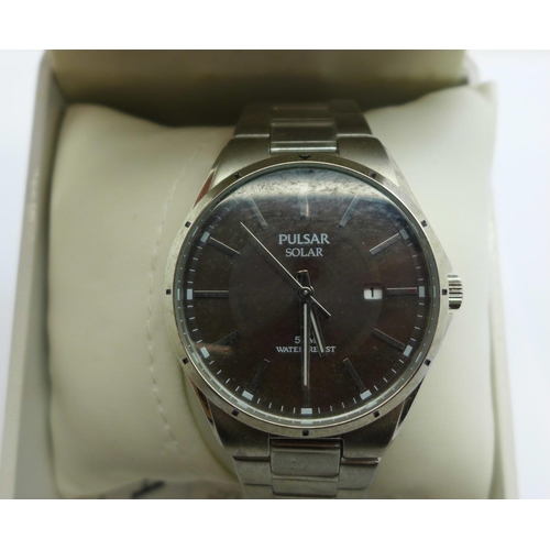 943 - A Pulsar Solar wristwatch, boxed