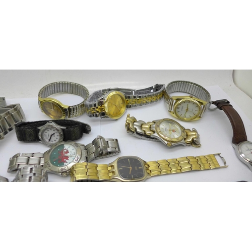 958 - Lady's and gentleman's fashion wristwatches