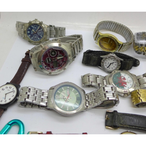 958 - Lady's and gentleman's fashion wristwatches