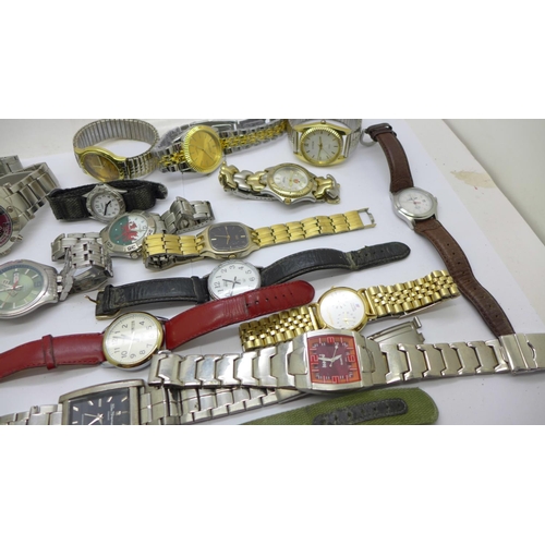 958 - Lady's and gentleman's fashion wristwatches