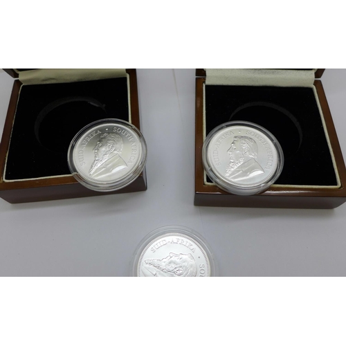 960 - Three 1oz fine silver Krugerrand coins, uncirculated, years 2018, 2019 and 2020