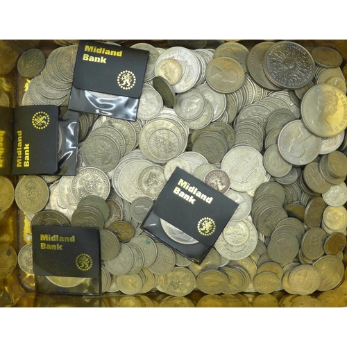 966 - A collection of coins