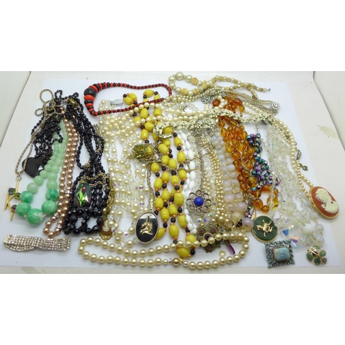 973 - Costume jewellery