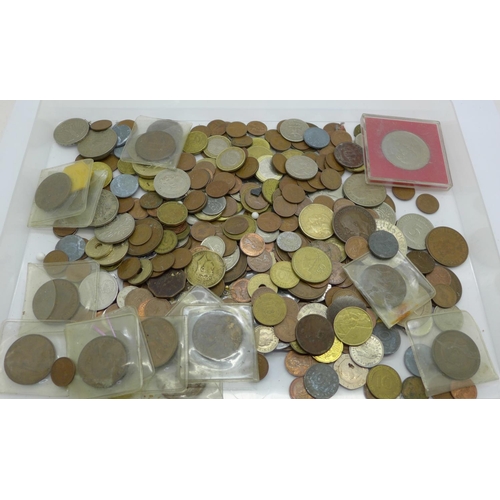 975 - A collection of coins