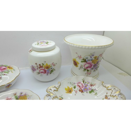 662 - A collection of Royal Crown Derby Derby Posies