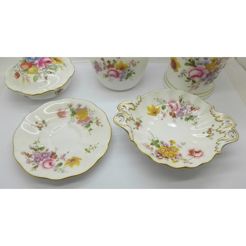 662 - A collection of Royal Crown Derby Derby Posies