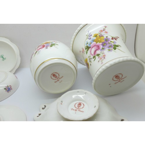 662 - A collection of Royal Crown Derby Derby Posies