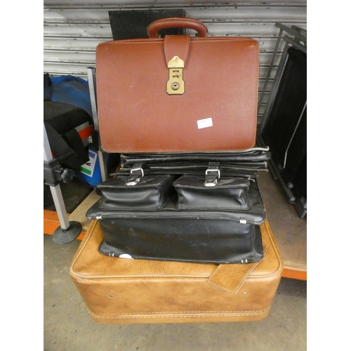 Lot 2420      