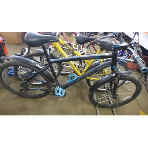 2376 - B-Twin Rockrider 250 gent's MTB