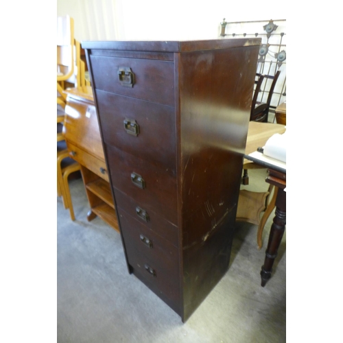 205 - A mahogany chest of drawers