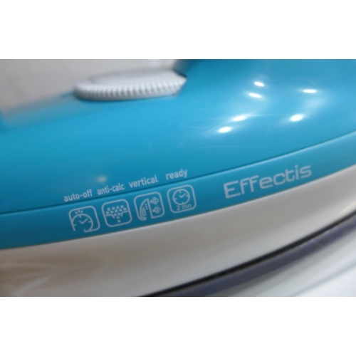 2090 - Tefal steam generator iron