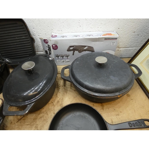 2101 - Quantity of cast metal cookware with Le Creset kettle