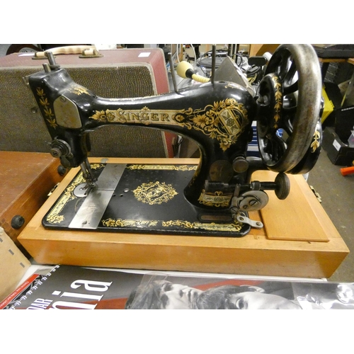 2164 - Vintage Singer sewing machine