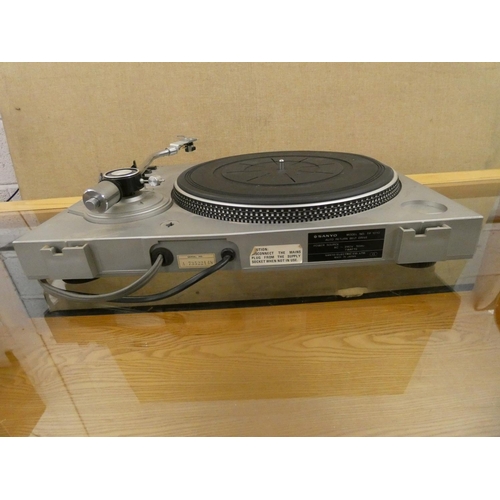 2168 - Sanyo TP1010 turntable