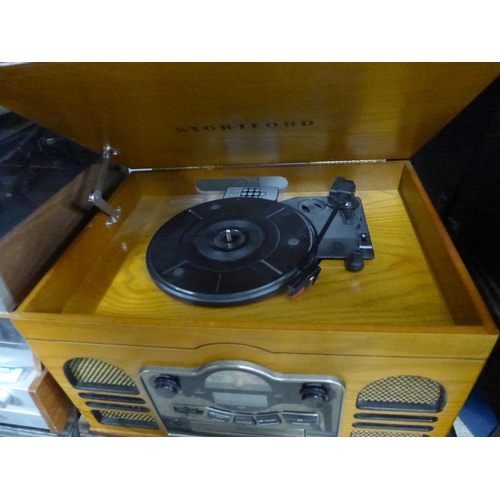 2198 - Stortford vintage style turntable music system