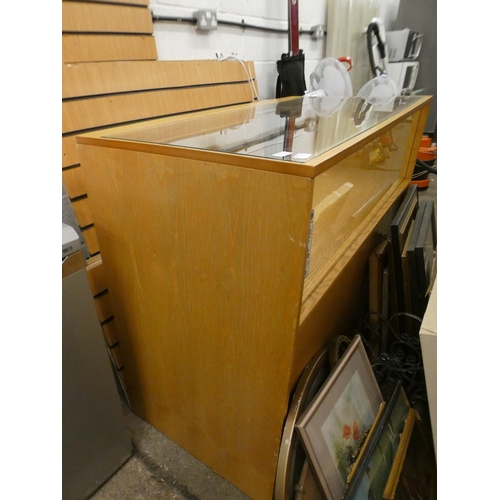 2210 - Shop counter with 13 assorted sheets of Slatwell slotted wall panels