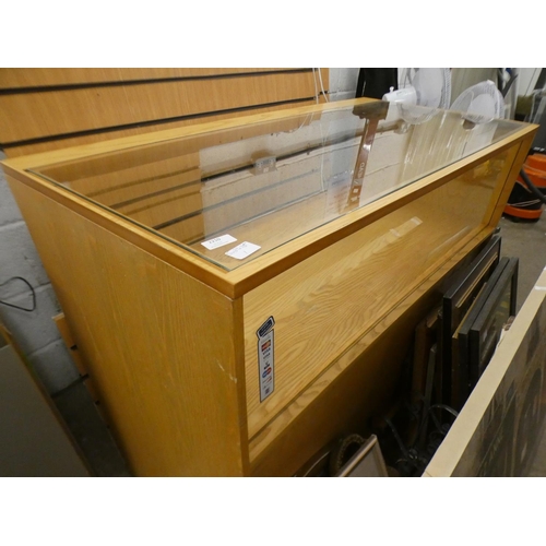 2210 - Shop counter with 13 assorted sheets of Slatwell slotted wall panels