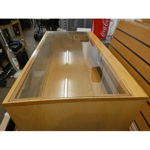 2210 - Shop counter with 13 assorted sheets of Slatwell slotted wall panels