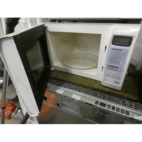 2222 - White Sharp microwave - 800w - W