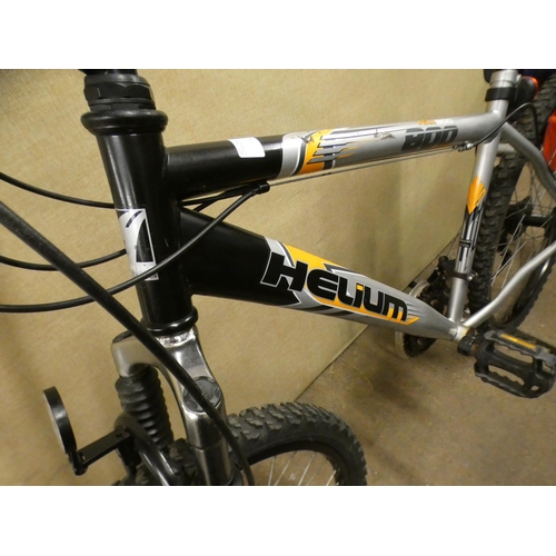 2303 - A gent's Helium Hill 800 twin disk MTB
