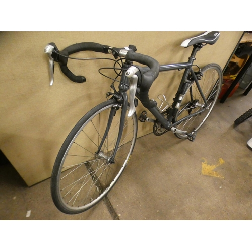 2304 - Good quality aluminium racing bike with Tiagra group set