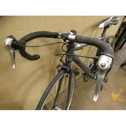 2304 - Good quality aluminium racing bike with Tiagra group set