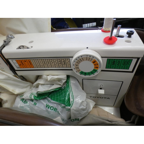 2333 - Toyota 2260 sewing machine