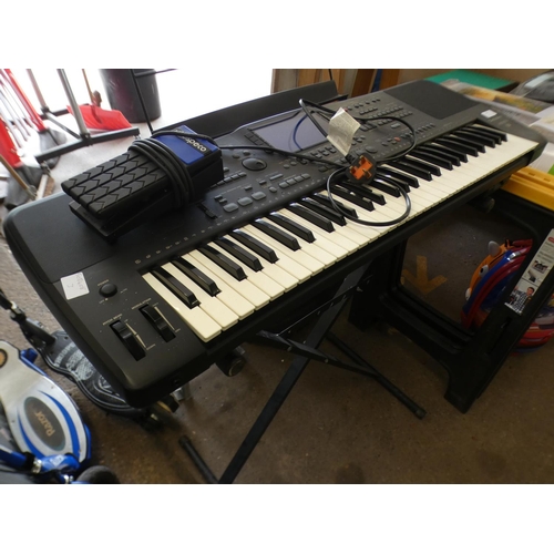 2341 - Technics KW3000 electric piano with foot pedal and stand