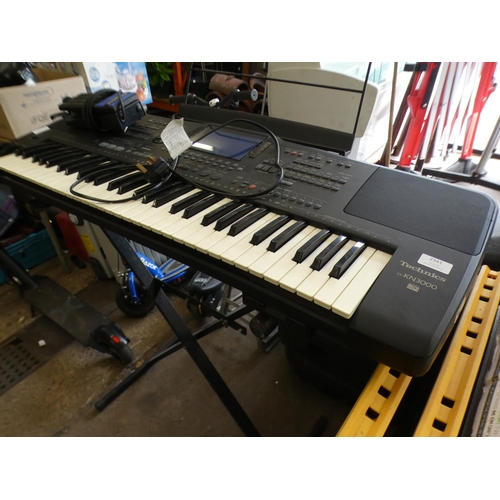 2341 - Technics KW3000 electric piano with foot pedal and stand