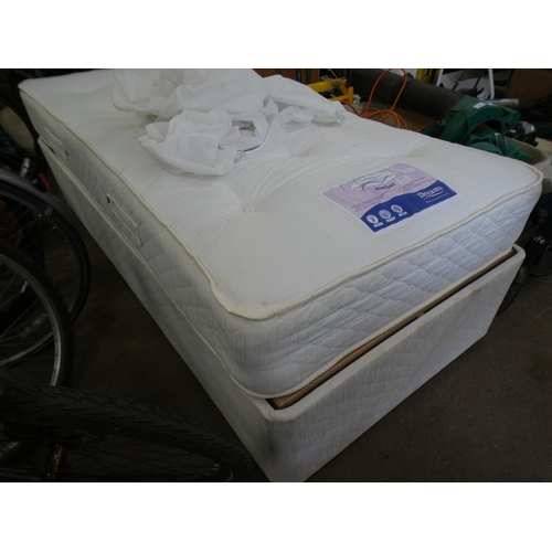 2343 - Single electric bed with mattress