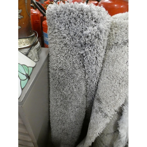 2367 - Dunelm 120 x 170 grey ground rug