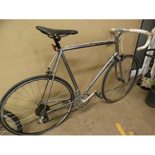 2375 - Raleigh road bike