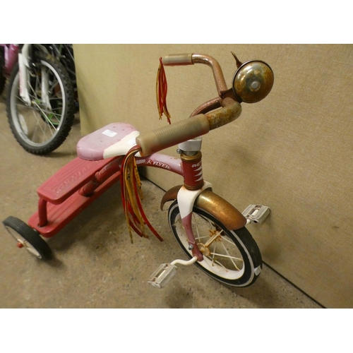 2382 - Radio Flyer American style tricycle