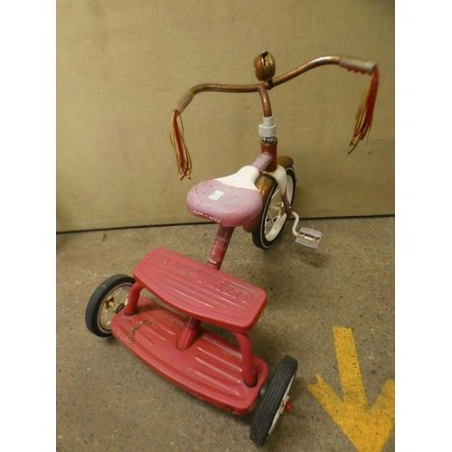 2382 - Radio Flyer American style tricycle