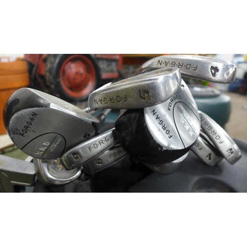 2410 - Full set of XK5 golf irons plus putter, 5 and 1 woods