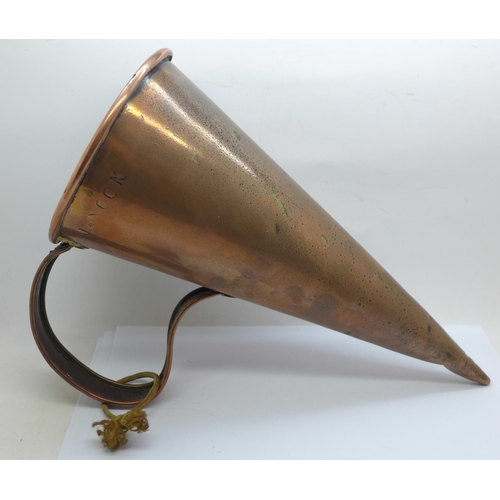 616 - A copper conical ale muller or warmer, stamped J. Nock, 19cm