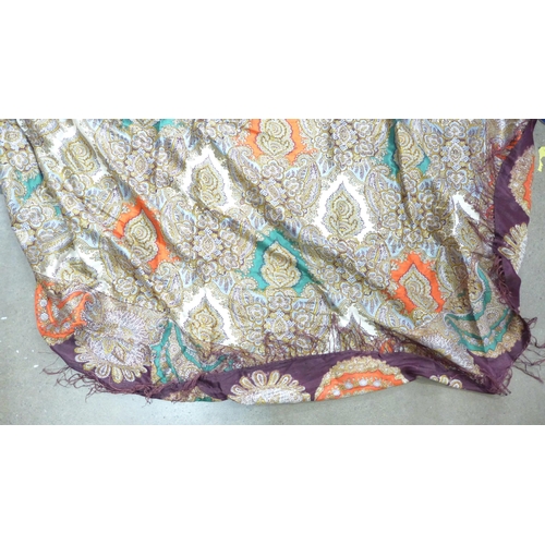 723 - A silk shawl