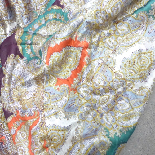 723 - A silk shawl