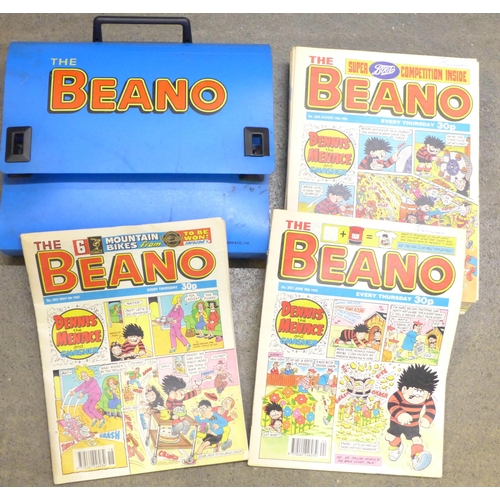 777 - A Beano satchel and a collection of 1990's Beano comics