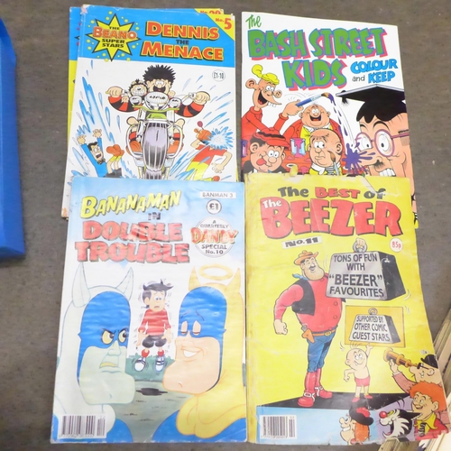 777 - A Beano satchel and a collection of 1990's Beano comics